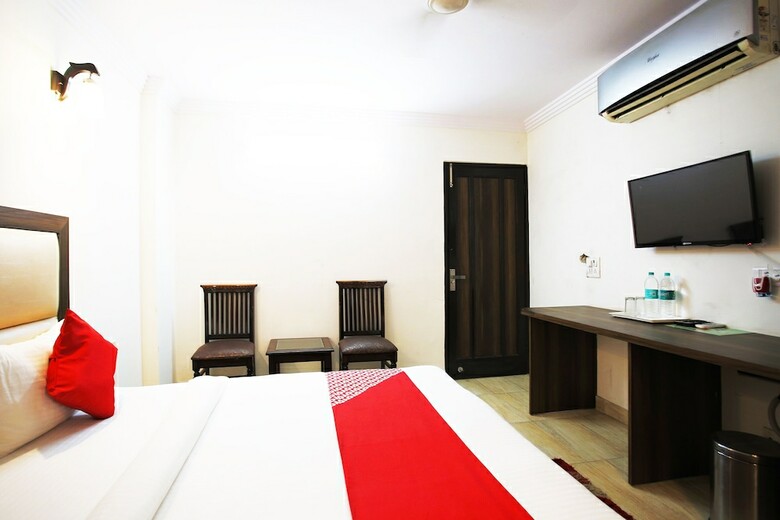 Hotel Oyo 29962 South Continental (B&b)