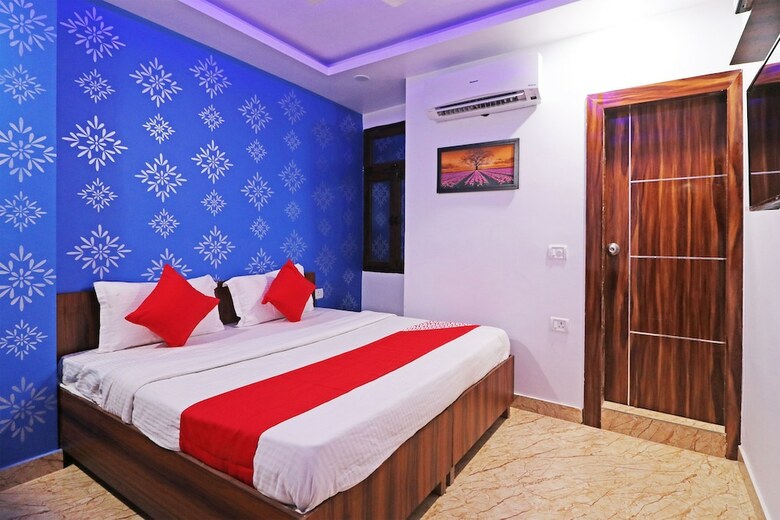 Hotel Oyo 46446 Madho Palace
