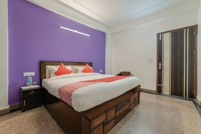 Hotel Oyo 28706 Navish Residency