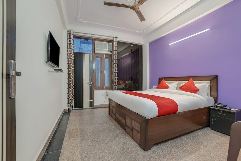Hotel Oyo 28706 Navish Residency