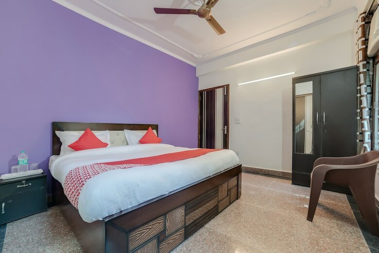 Hotel Oyo 28706 Navish Residency