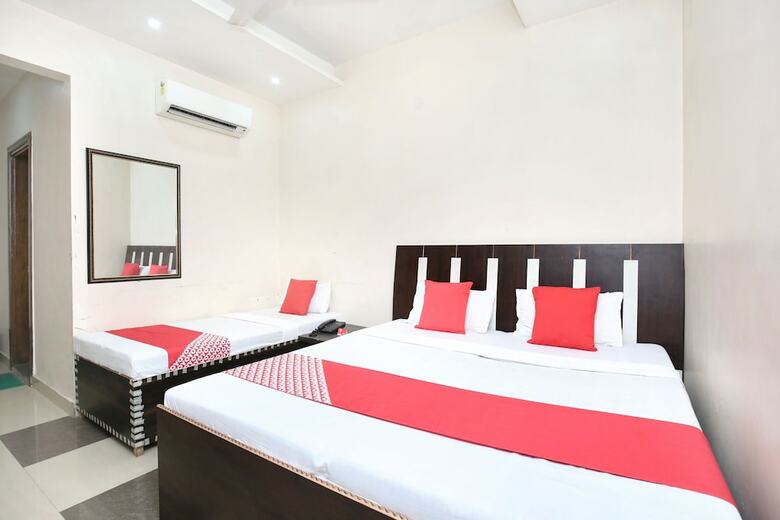 Hotel Oyo 15496 Shree Hari Castle
