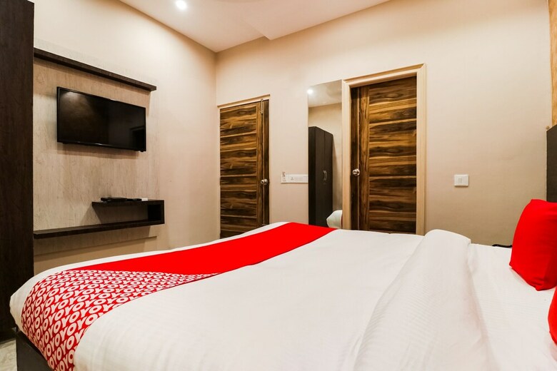 Oyo 61261 Hotel Z