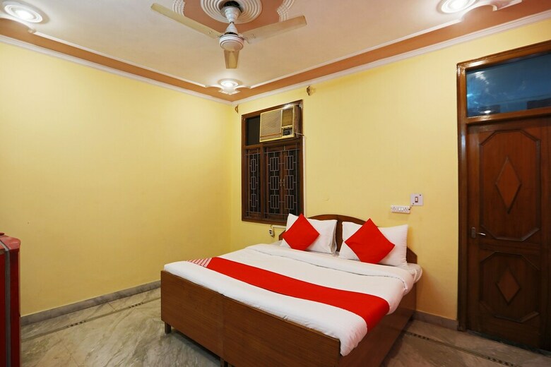 Oyo 49985 Singh Hotel