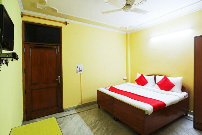 Oyo 49985 Singh Hotel