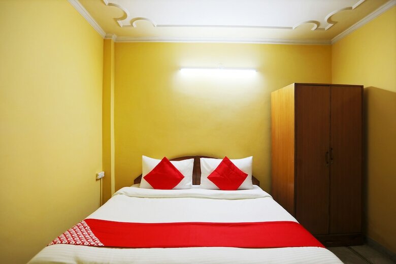 Oyo 49985 Singh Hotel