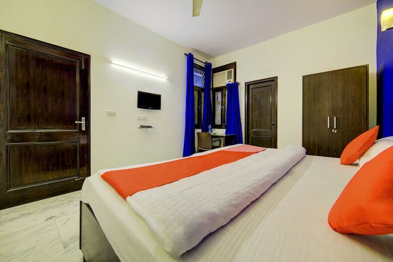 Hotel Oyo 28011 Shubhangni Residency 2