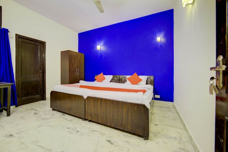 Hotel Oyo 28011 Shubhangni Residency 2