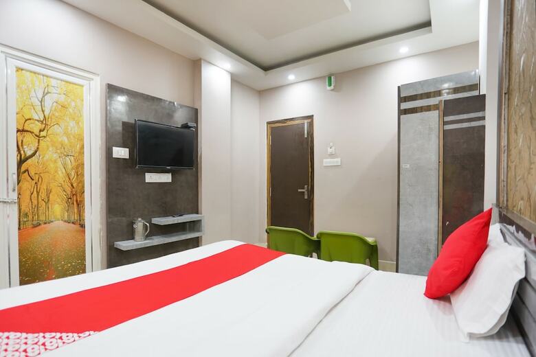 Hotel Spot On 44297 Som's Empire