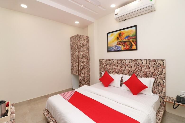 Hotel Oyo 45940 Grand Imperial