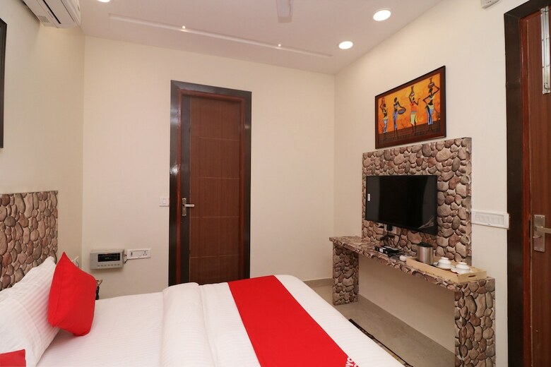 Hotel Oyo 45940 Grand Imperial