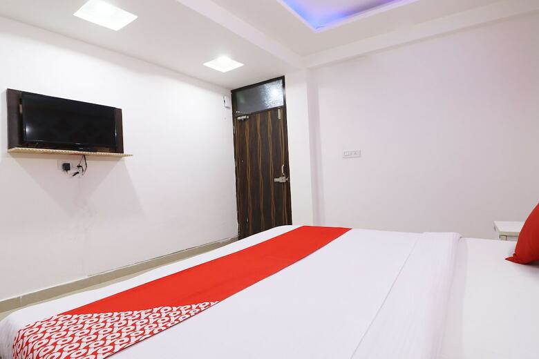 Hotel Oyo 49535 Attrap Residency