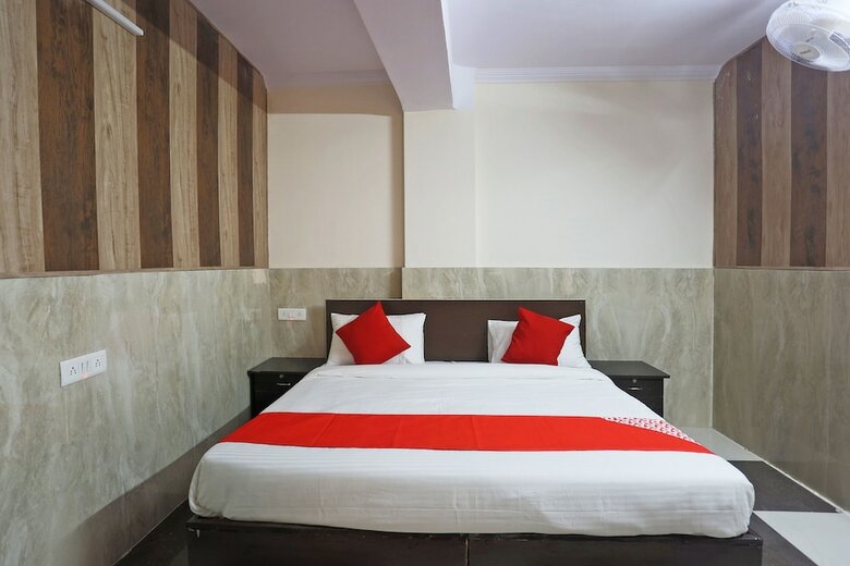 Oyo 49221 Hotel Lemonade