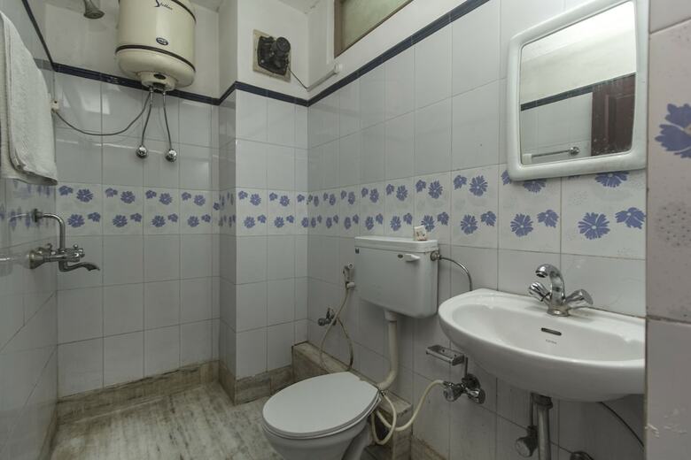 Spot On 48821 Hotel Chitra