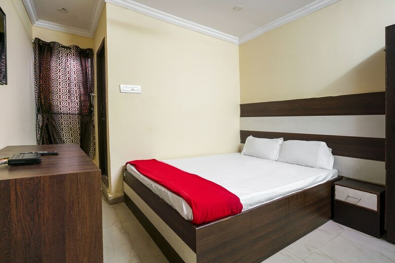 Hotel Spot On 24885 Royal Plaza