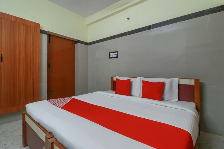 Hotel Spot On 49005 Nandhini Residency
