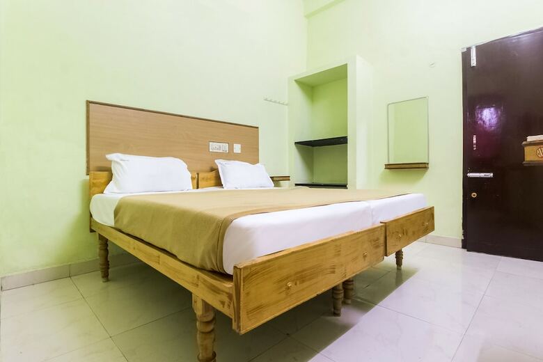 Spot On 61149 Hotel Sivanthi