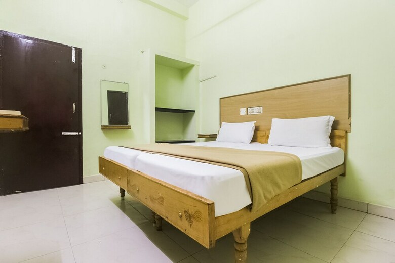 Spot On 61149 Hotel Sivanthi