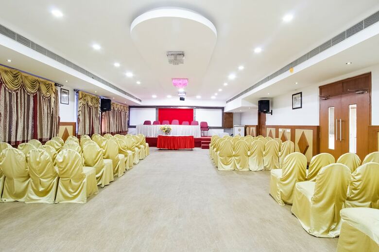 Capital O 61144 Hotel Raj