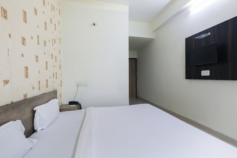 Spot On 49205 Hotel Shrinath Residency