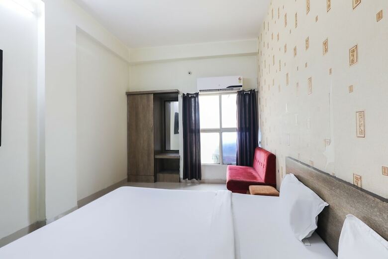Spot On 49205 Hotel Shrinath Residency
