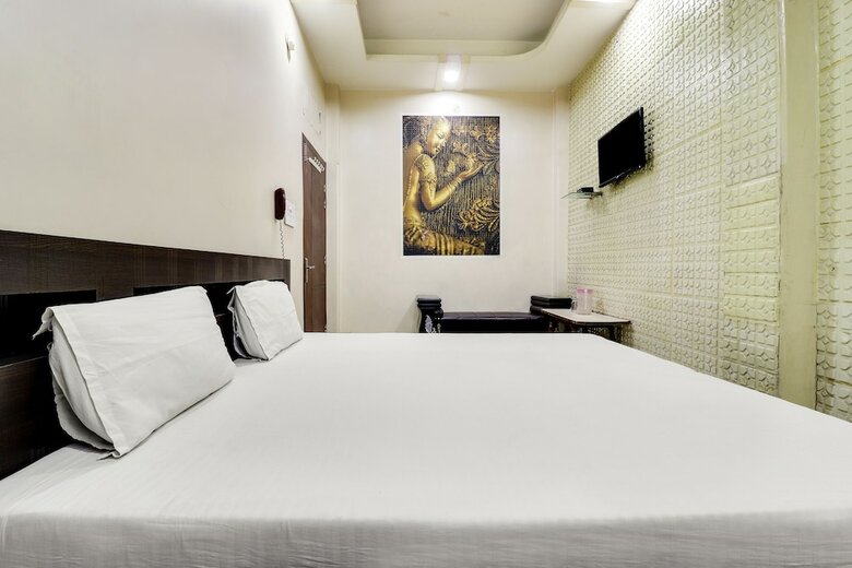 Spot On 40076 Hotel Sunny