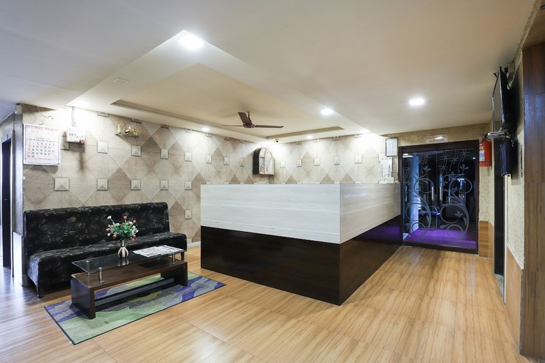Spot On 61734 Hotel Janki