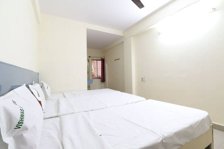 Hotel Spot On 37711 Vishwas Delux Lodge