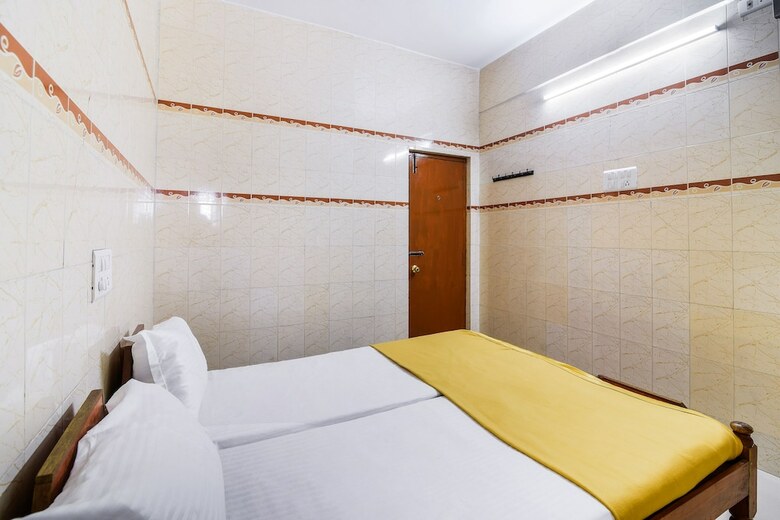 Hotel Spot On 49347 Jayalakshmi Residency Lodge