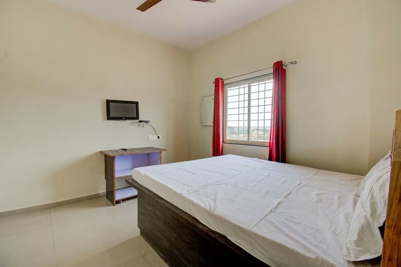 Hotel Spot On 49049 Shree Chaitanya Math Saraswati Bhawan