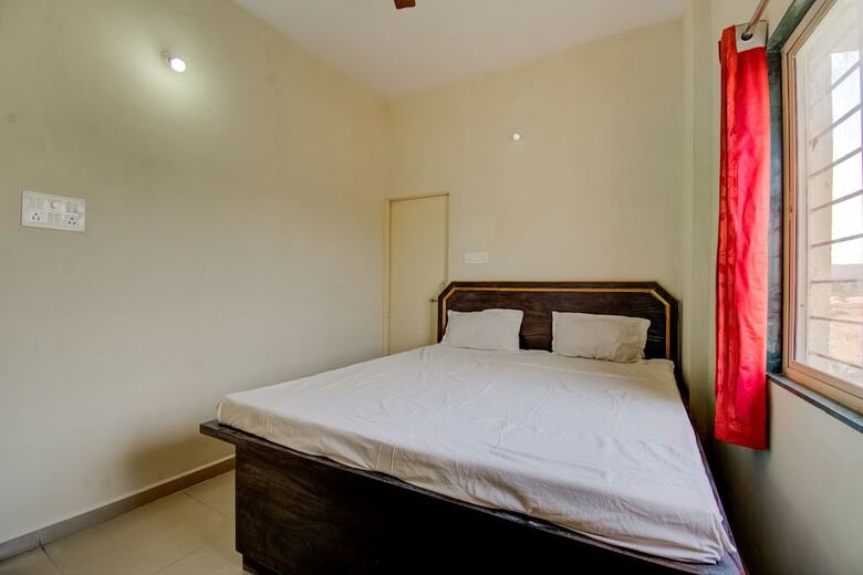 Hotel Spot On 49049 Shree Chaitanya Math Saraswati Bhawan