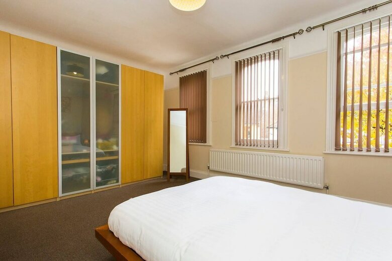 Huge Family Home In Sydenham Village