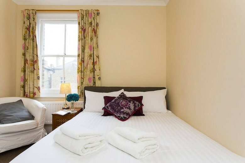 Huge Family Home In Sydenham Village