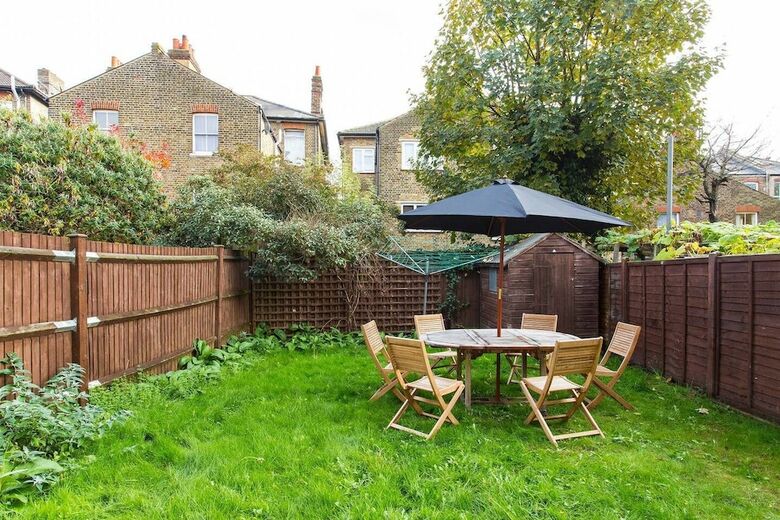 Huge Family Home In Sydenham Village