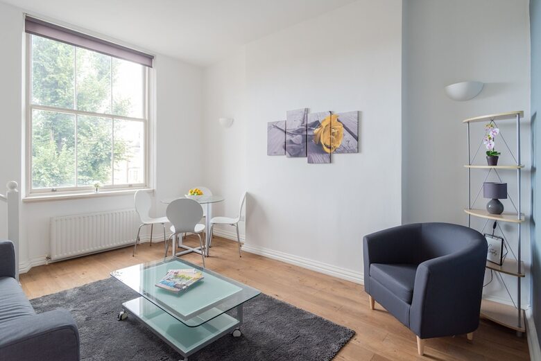 Apartamentos Bright 2br Flat With Terrace Near Earls Court St