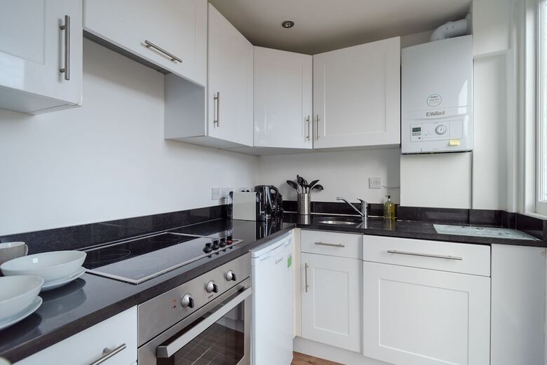 Apartamentos Bright 2br Flat With Terrace Near Earls Court St