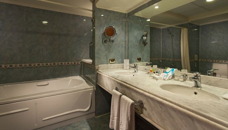 Hotel Jolie Ville Golf & Resort