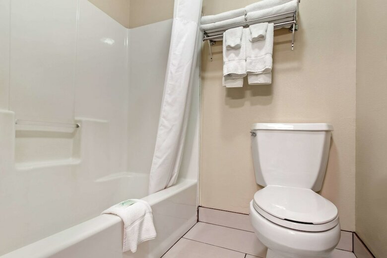 Hotel Quality Inn Hays I-70