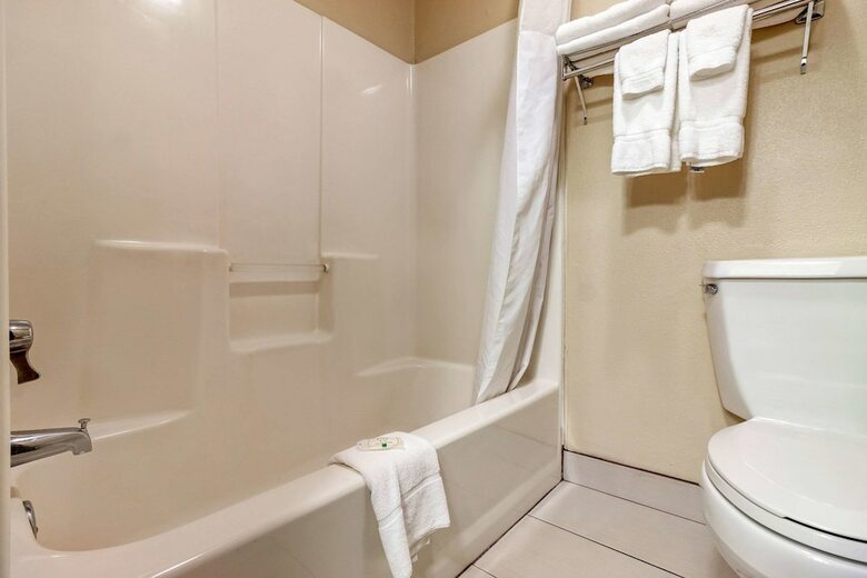 Hotel Quality Inn Hays I-70