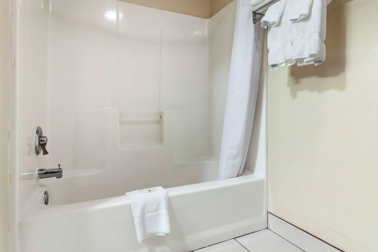 Hotel Quality Inn Hays I-70