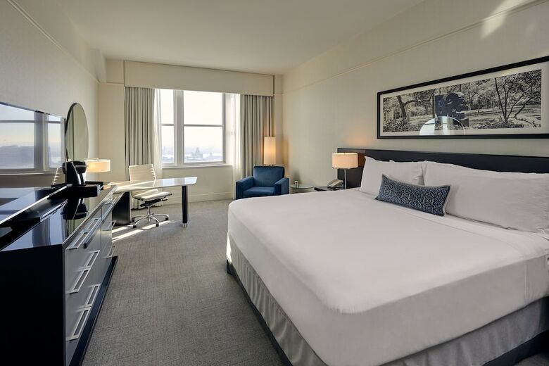 Loews Philadelphia Hotel