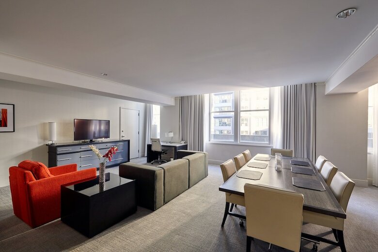 Loews Philadelphia Hotel