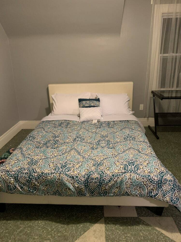 Hotel Pontiac Guest House
