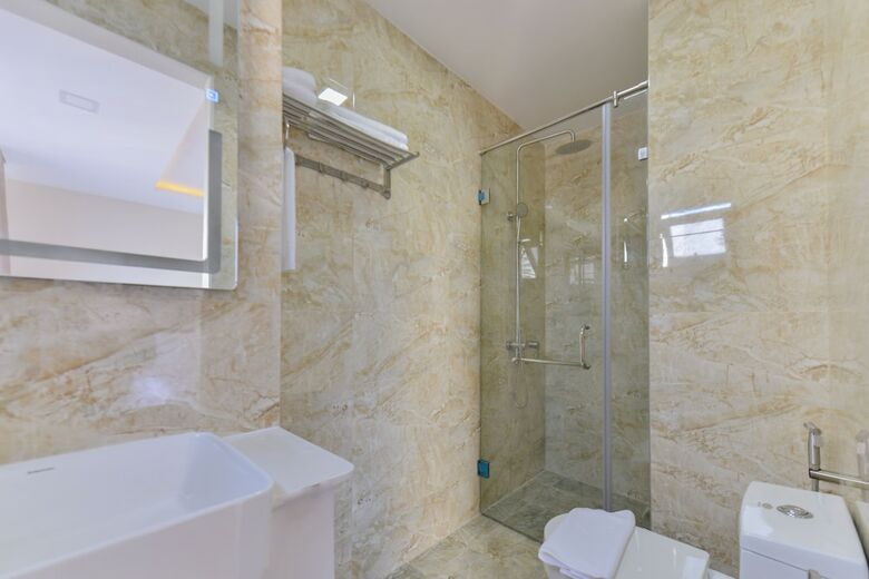 Yen Vang Hotel & Apartment