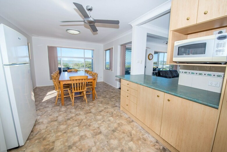 Fingal Bay Beach House, 32 Lentara Street