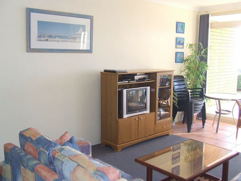 Apartamentos South Pacific, Unit 2/13-15 Shoal Bay Road