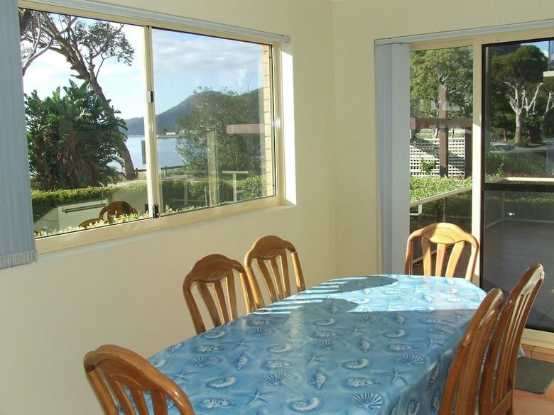 Apartamentos South Pacific, Unit 2/13-15 Shoal Bay Road