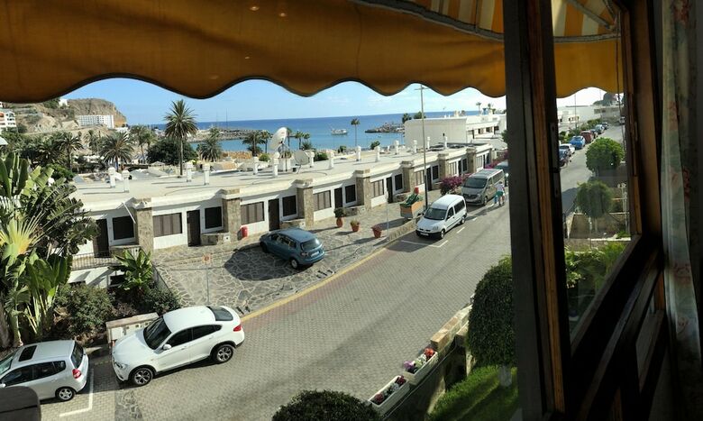 2 Bedroom Apartment 2 Min From Beach