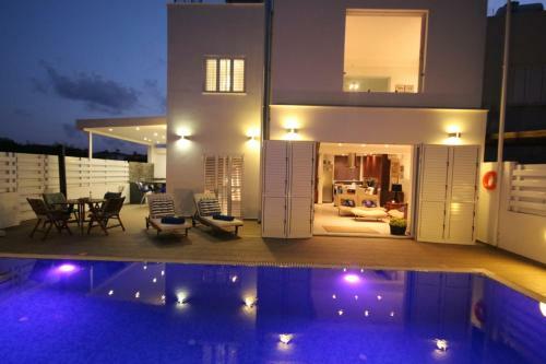 Villa Blue Phoenix