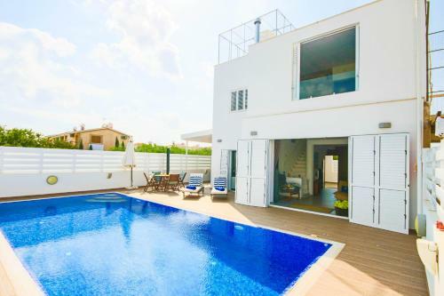 Villa Blue Phoenix